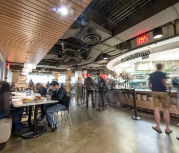 Students dining during Lobster Night at C3. Students are also lining up to get food at Foundations. Photo by Onion Studio.