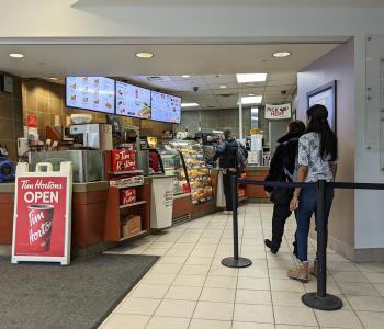 Students lining up at Tim Hortons in Alfiero Center.